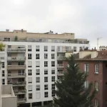 Bright 2-Room In The 15Th