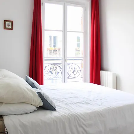 Bright 2-room In The 15th Apartment *